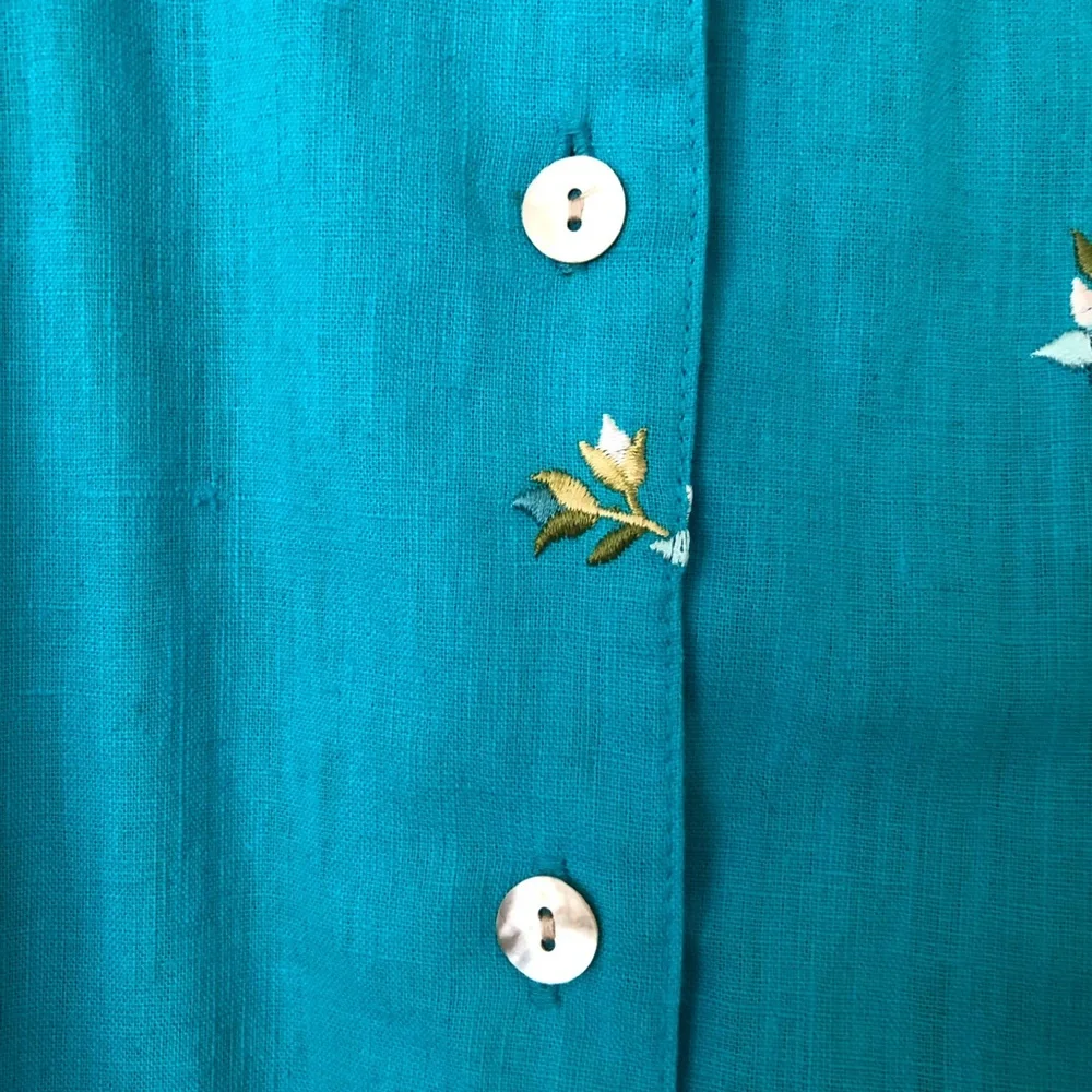 E Street Linen/Cotton Blend Button Front Embroidered Top Turquoise Size Large - Picture 4 of 10